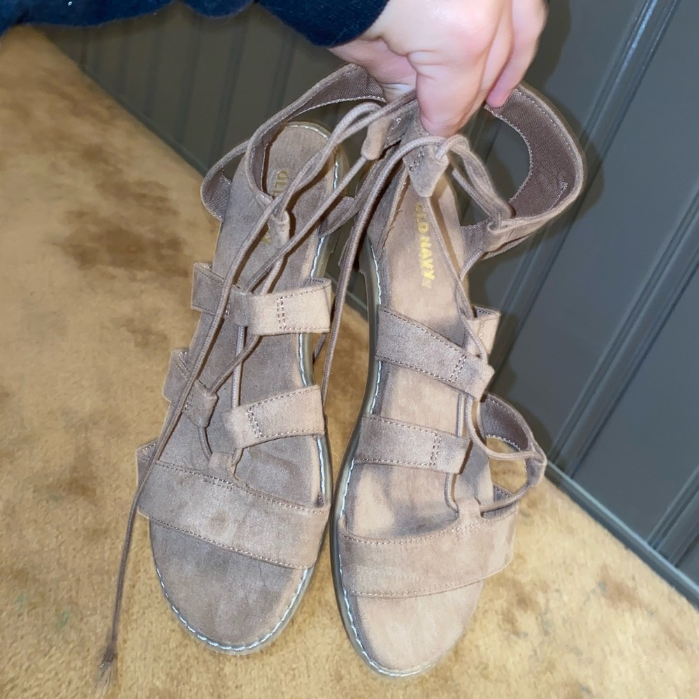 Shoes - Picture 2 of 5